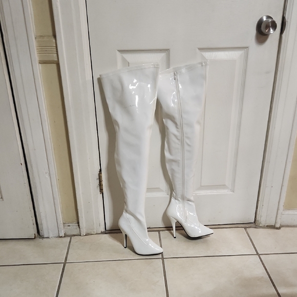 Pleaser White Heeled Boots - Picture 2 of 3